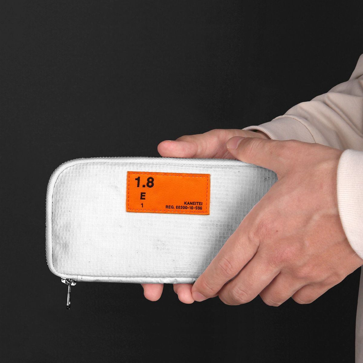카네이테이(KANEITEI) SEI ZIP WALLET M (WHITE) / UPCYCLED