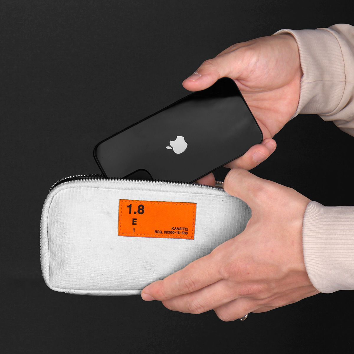 카네이테이(KANEITEI) SEI ZIP WALLET M (WHITE) / UPCYCLED