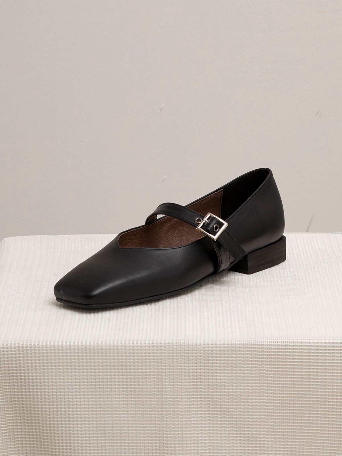 바이언스(BYEUUNS) BKP20213 TOKI LOAFER BLACK