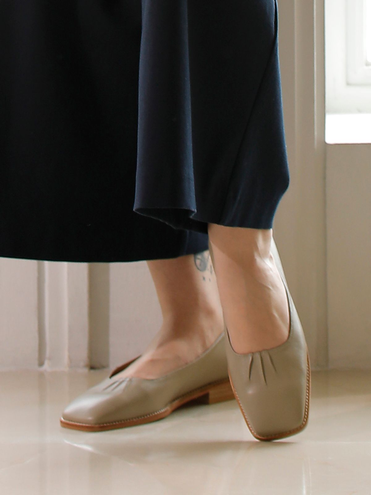 바이언스(BYEUUNS) BKP20221 OUR LOAFER LIGHT KHAKI