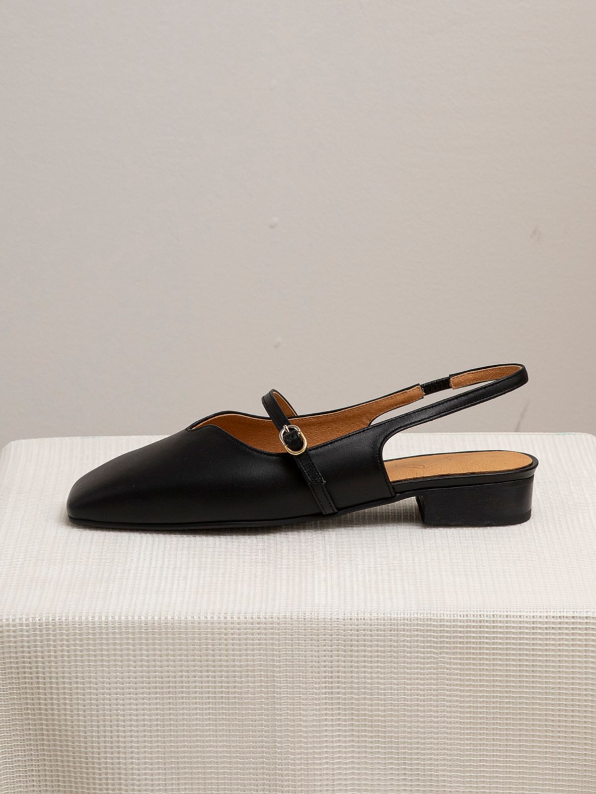 바이언스(BYEUUNS) BKP20205 JOE SLINGBACK / 3COLORS