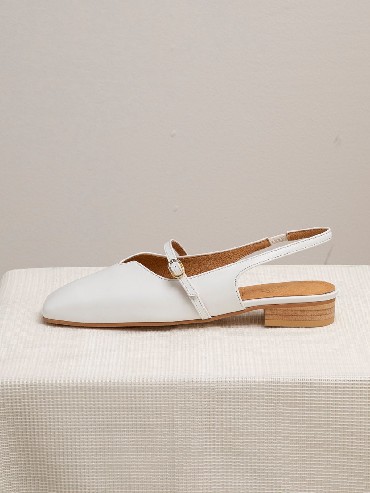 바이언스(BYEUUNS) BKP20205 JOE SLINGBACK / 3COLORS