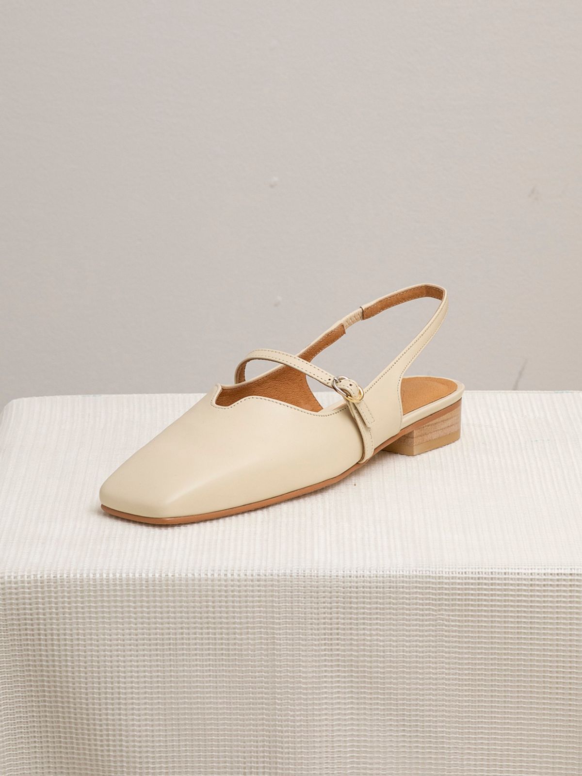바이언스(BYEUUNS) BKP20205 JOE SLINGBACK / 3COLORS