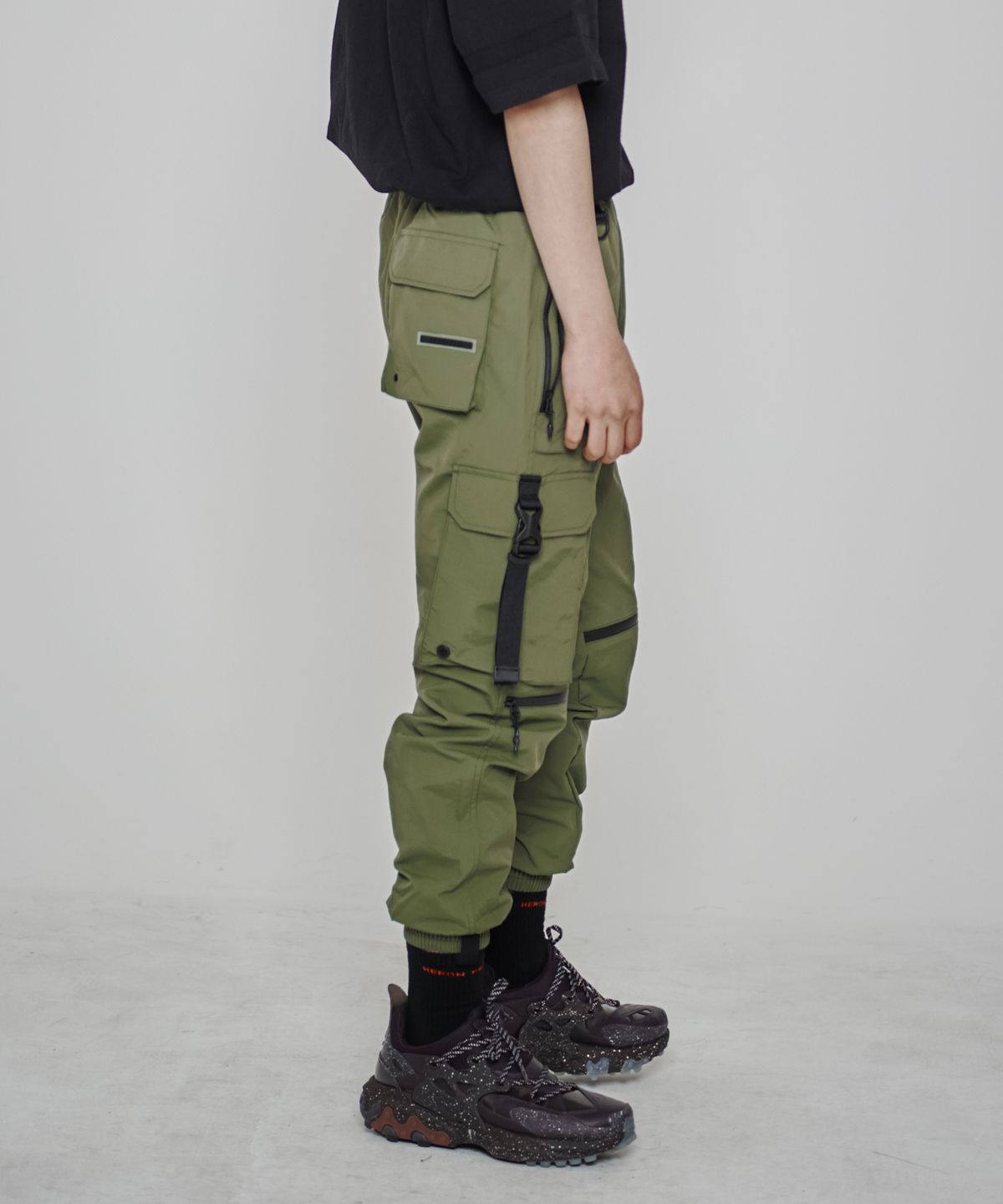매니아매스(MANIAMASS) VENT JOGGER PANTS GLOW C