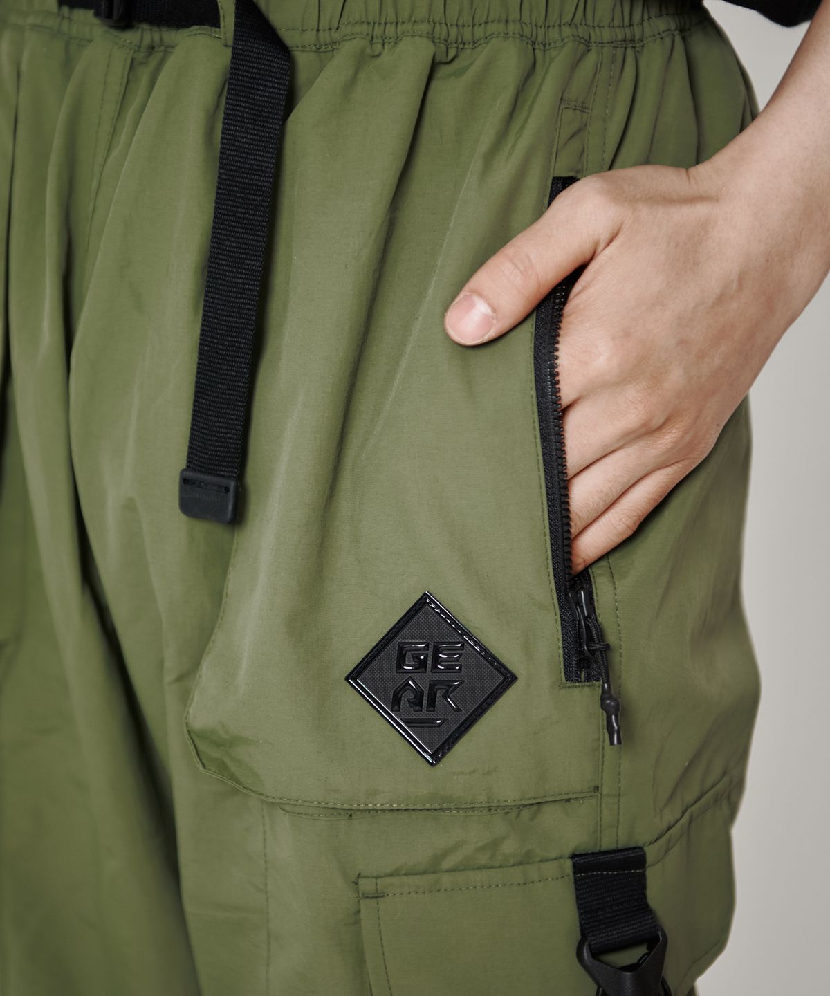 매니아매스(MANIAMASS) VENT JOGGER PANTS GLOW C