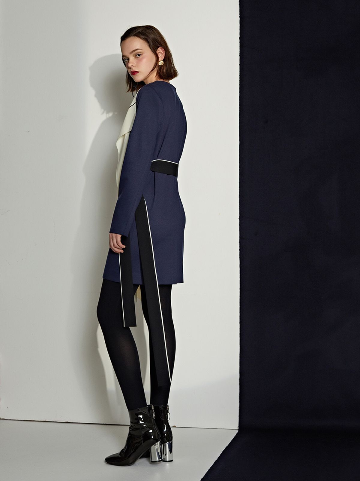르이엘(LE YIEL) Flexible Panel One Piece_Navy