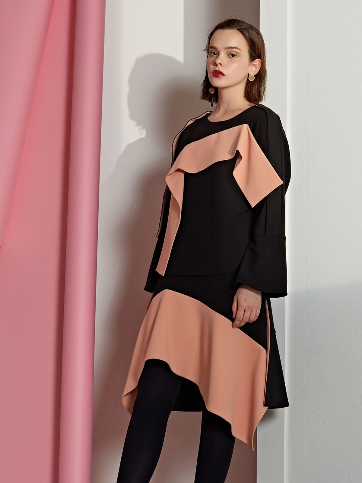 르이엘(LE YIEL) Color Panel Blouse