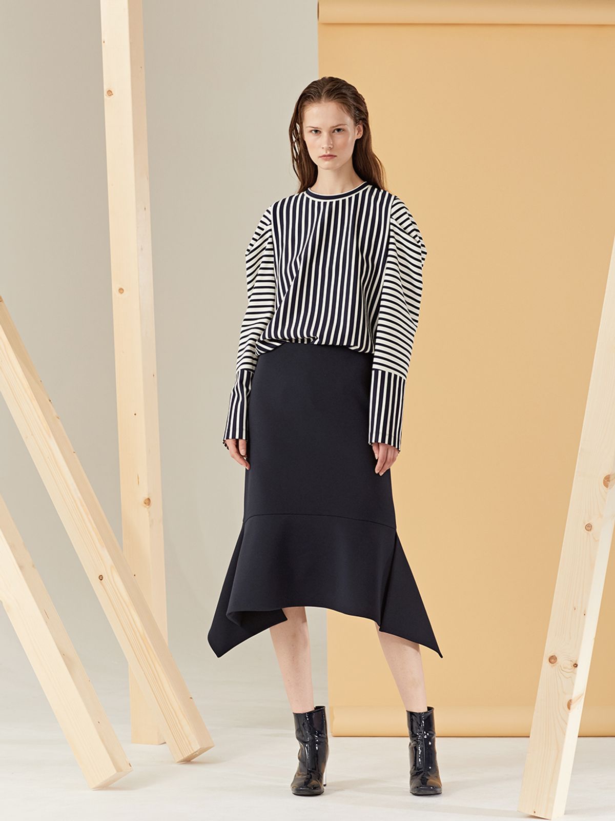 르이엘(LE YIEL) Flare Skirt