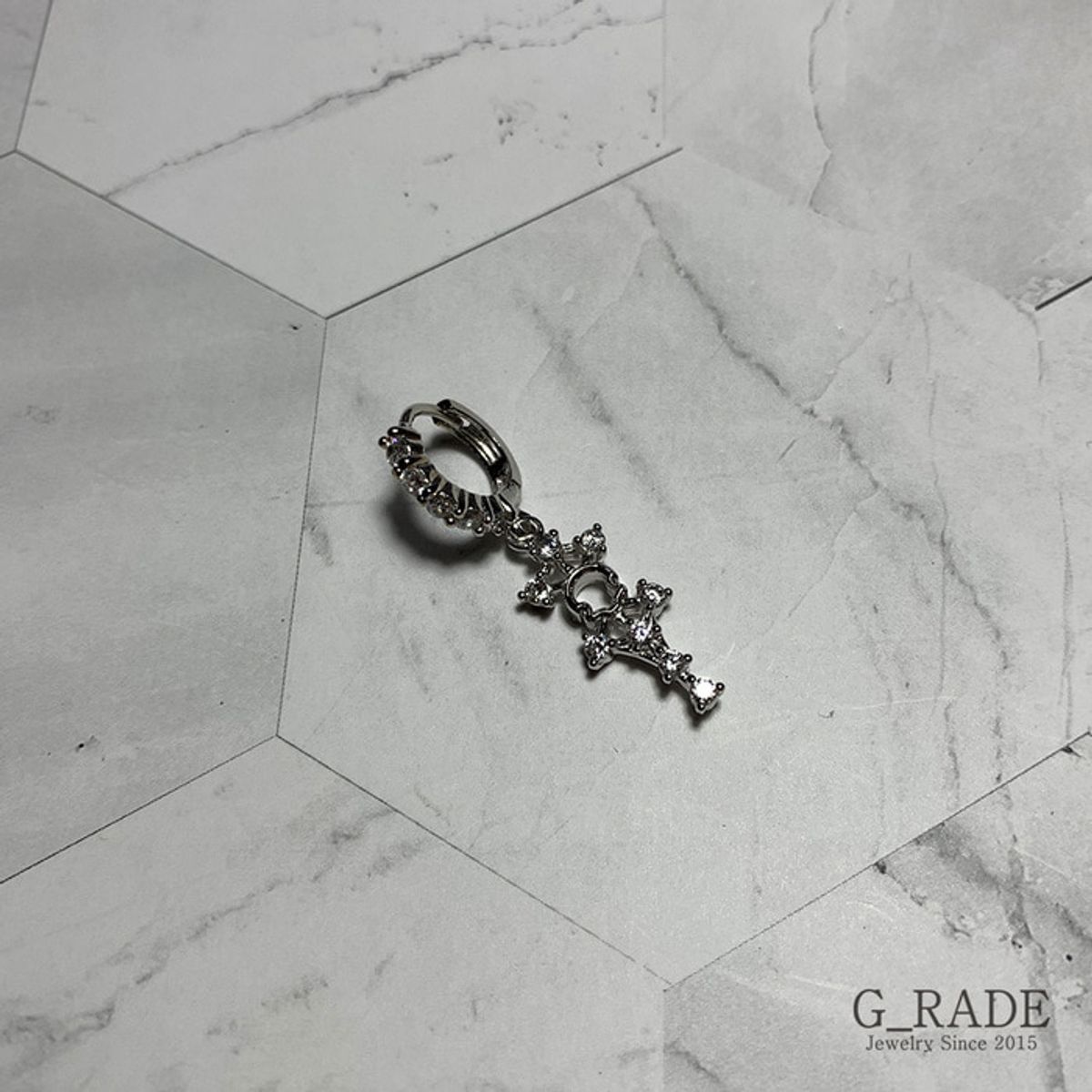 지레이드(G_RADE) Start Compass Earrings
