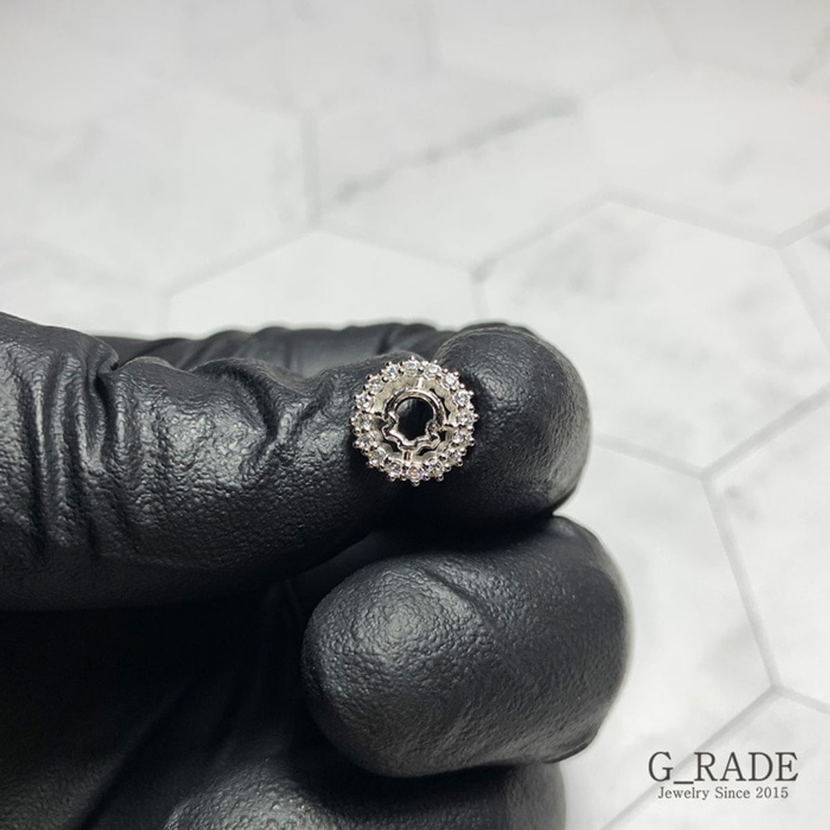 지레이드(G_RADE) Little Light Glitter Earrings