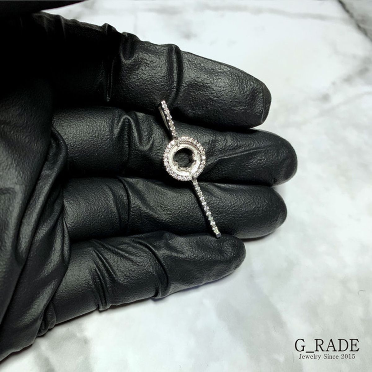 지레이드(G_RADE) Key Compass Gem Necklace