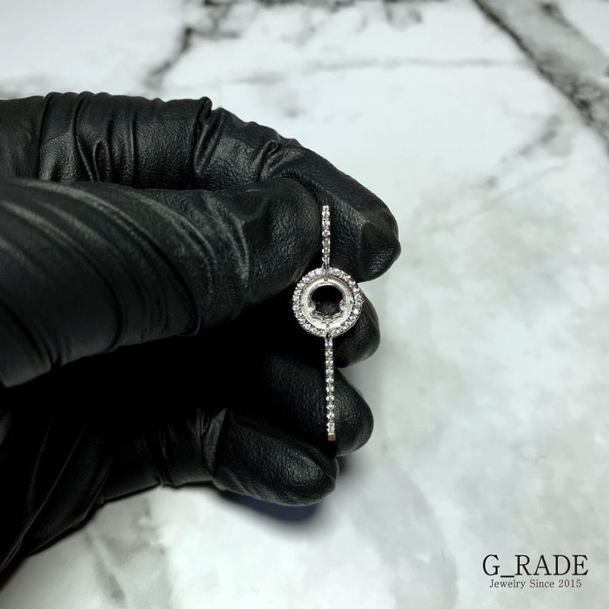지레이드(G_RADE) Key Compass Gem Necklace