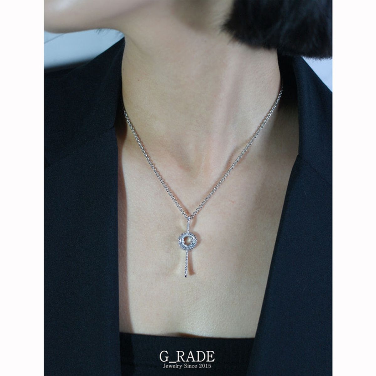 지레이드(G_RADE) Key Compass Gem Necklace