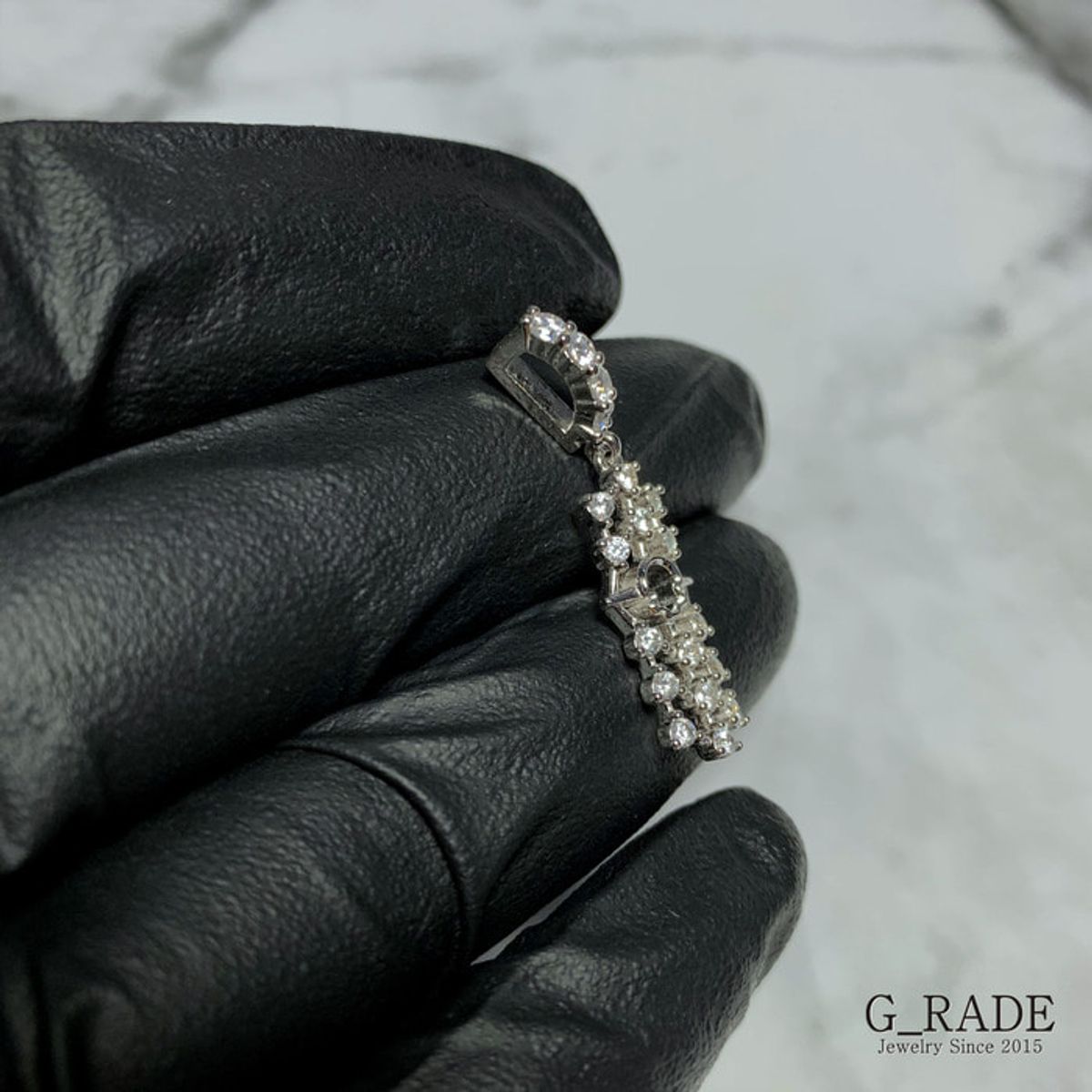 지레이드(G_RADE) Rectangular Compass Necklace