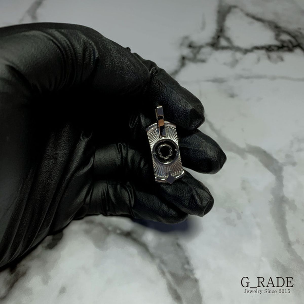 지레이드(G_RADE) Rectangular Pattern Necklace