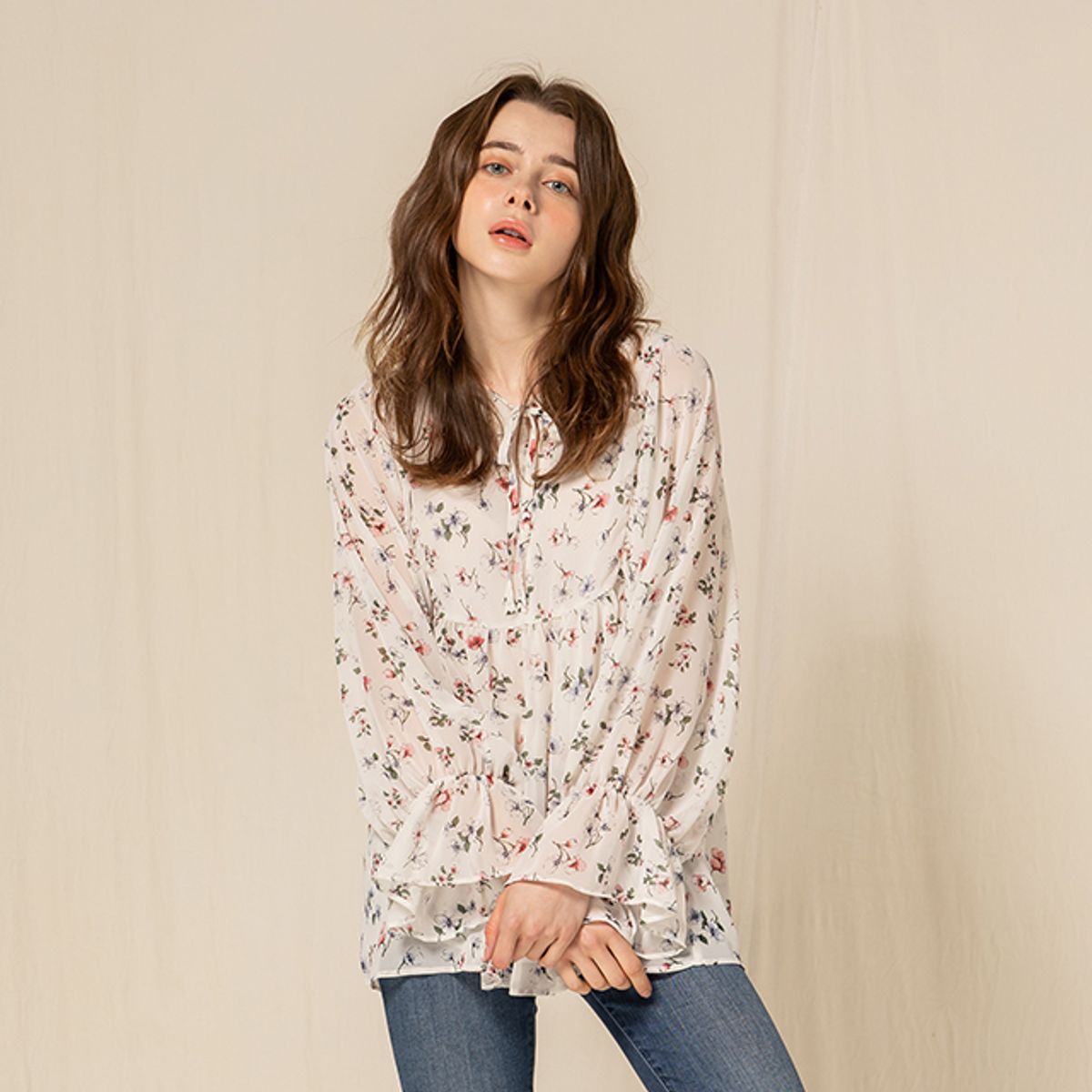 라온(RA_ON) Shirring Detail Blouse (WH)