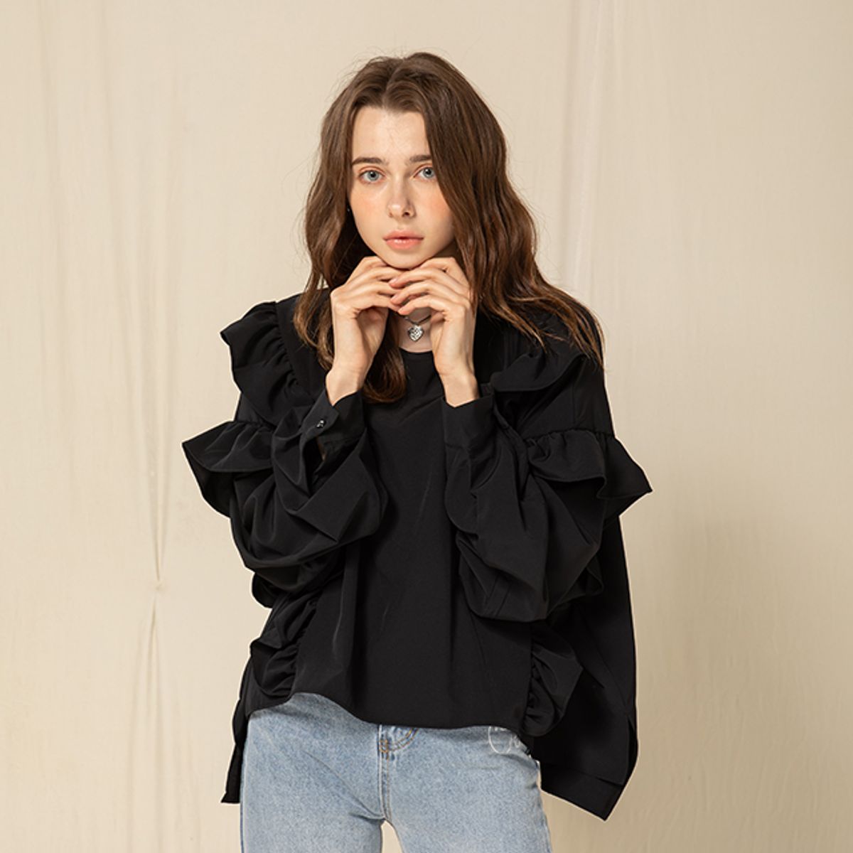 라온(RA_ON) Ruffle Detail Blouse (BK)