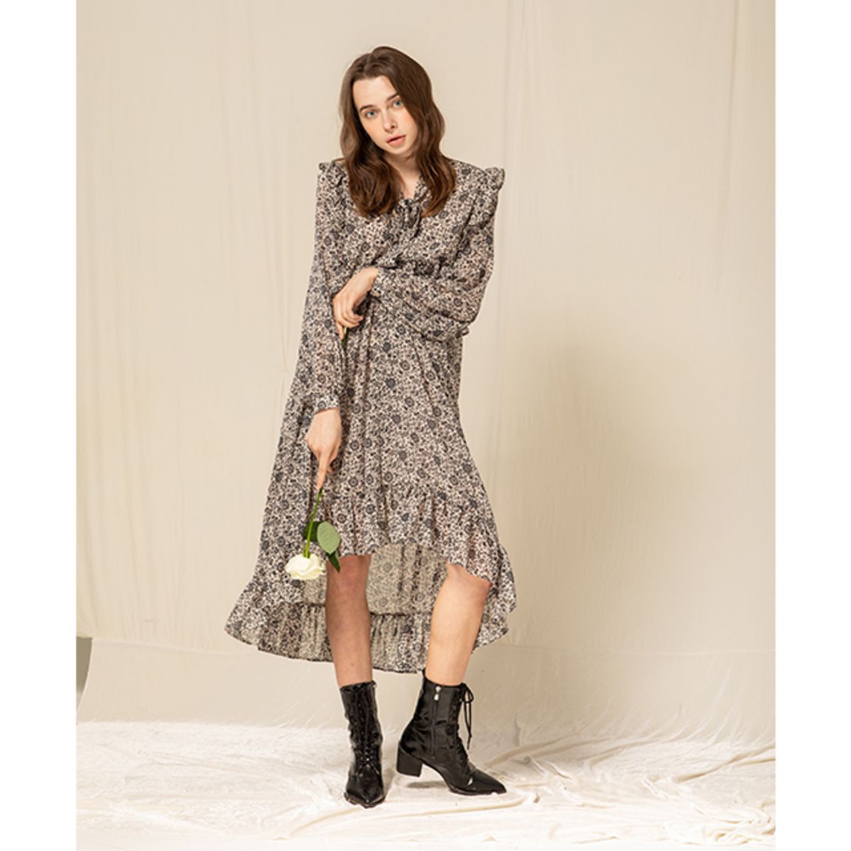라온(RA_ON) Ribbon Tie Ruffle OPS (BE)