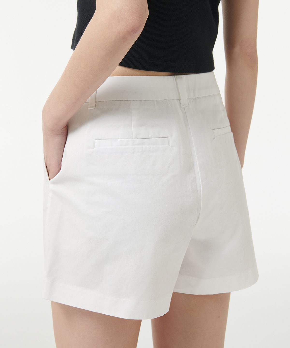 무신사 스탠다드 우먼(MUSINSA STANDARD WOMAN) 우먼즈 치노 쇼츠 [화이트]