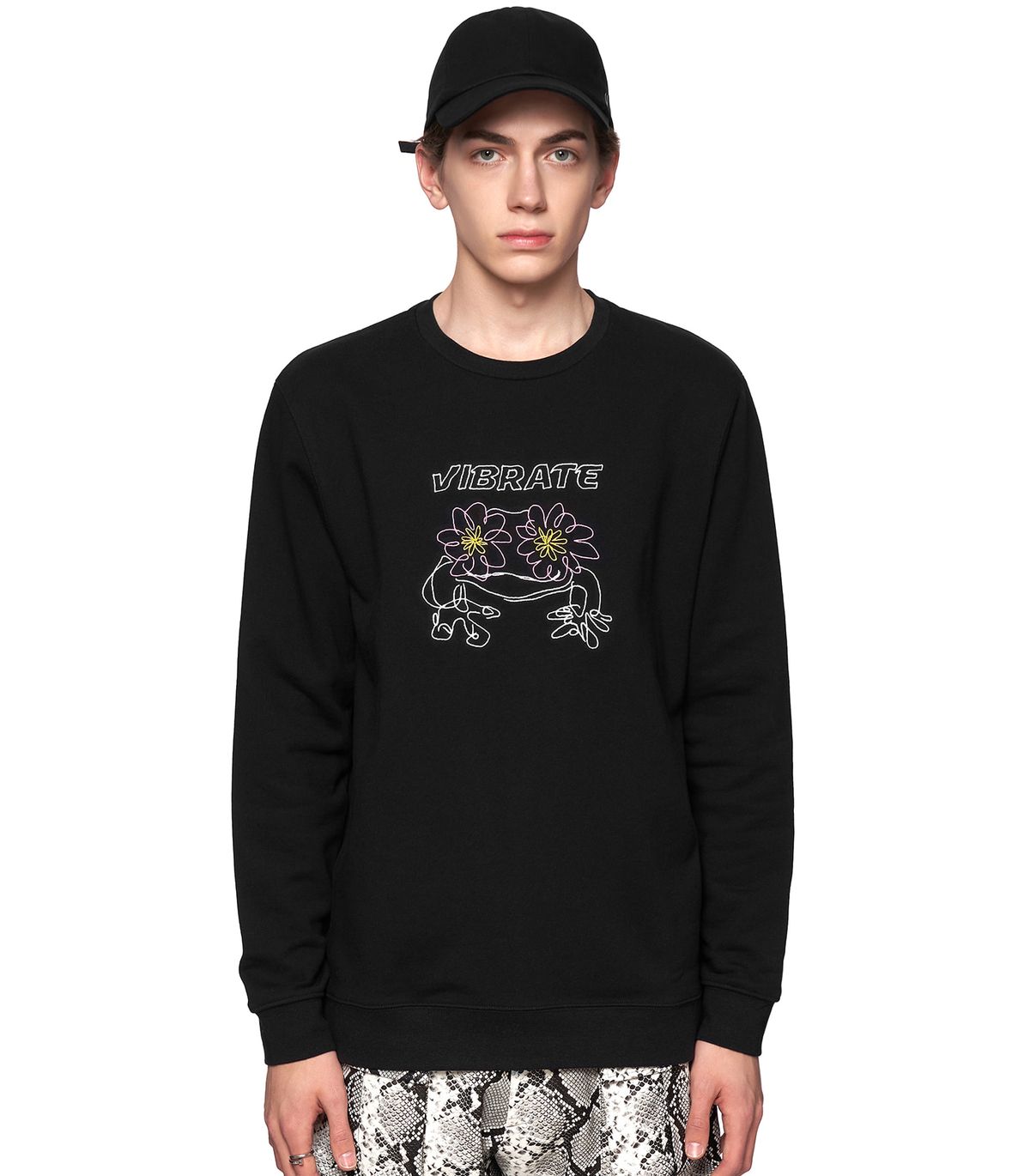 바이브레이트(VIBRATE) POP-EYES FROG LOGO SWEATSHIRTS (BLACK)