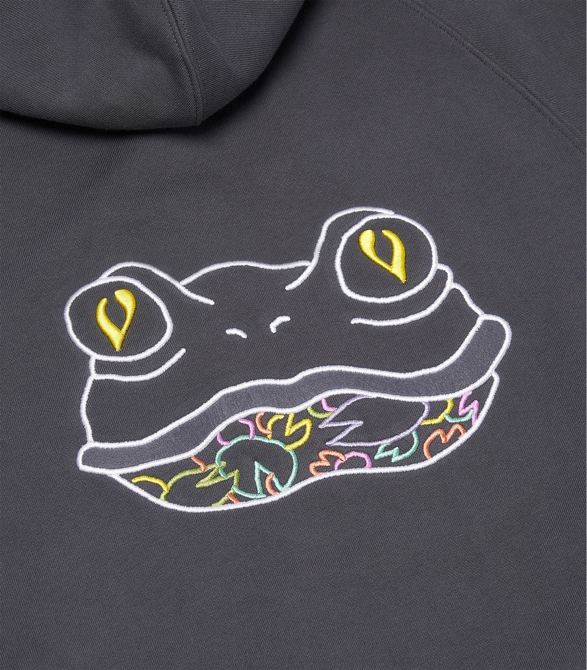 바이브레이트(VIBRATE) SHAMAN FROG LOGO HALF ZIP HOODIE (GRAY)