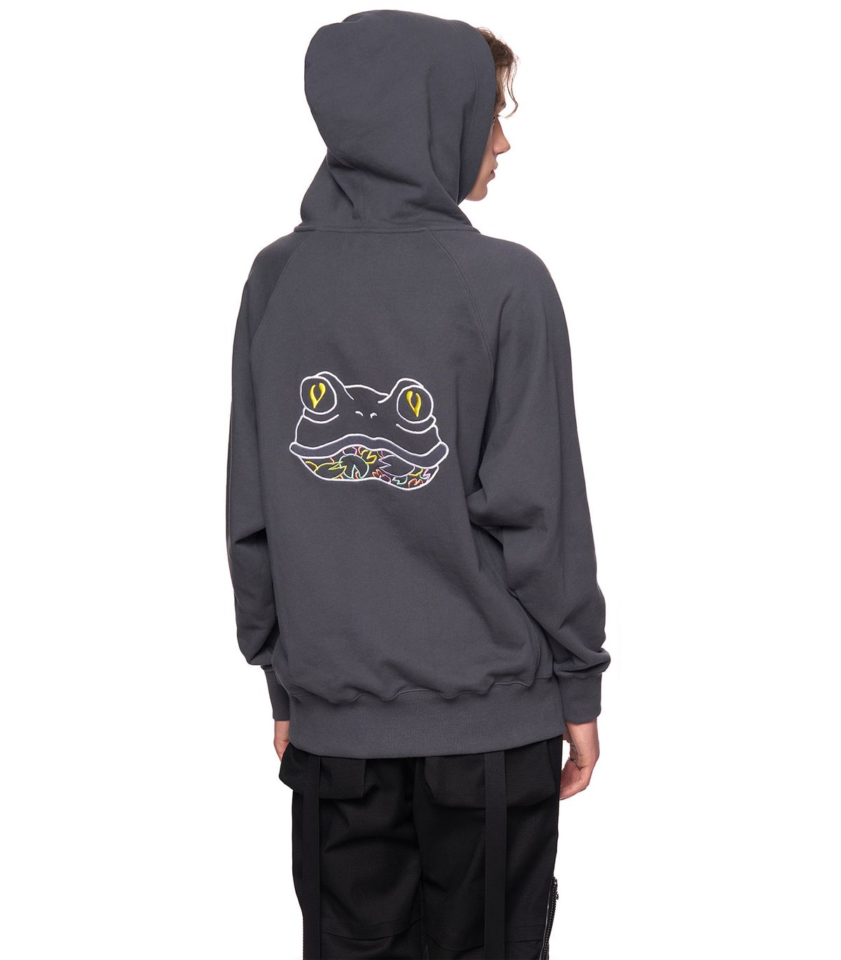 바이브레이트(VIBRATE) SHAMAN FROG LOGO HALF ZIP HOODIE (GRAY)