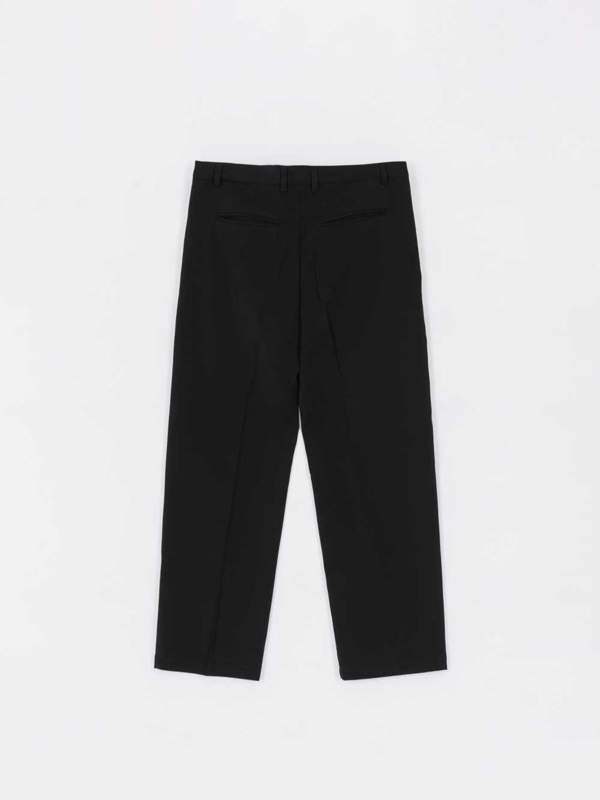 261이유아이(261EUI) LINE SLACKS BLACK