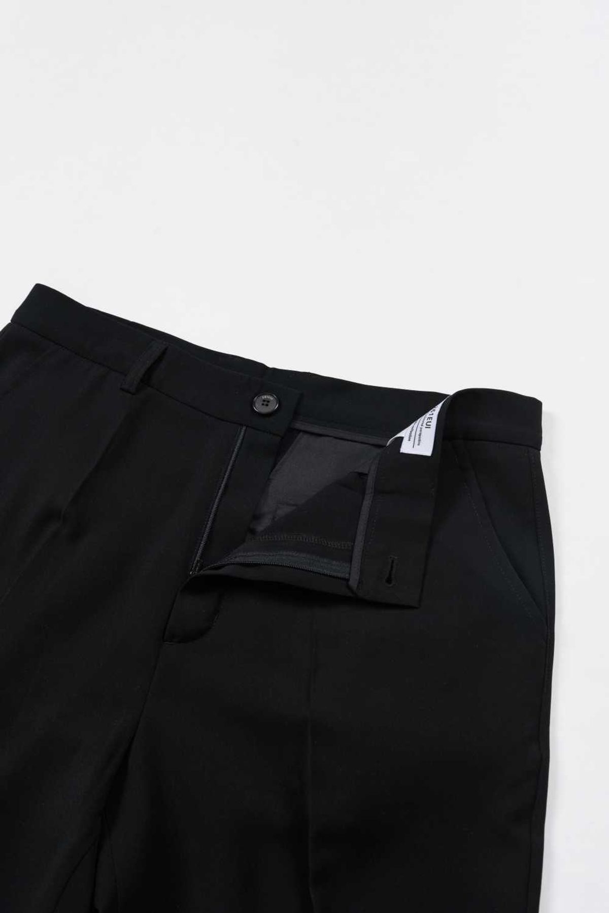 261이유아이(261EUI) LINE SLACKS BLACK