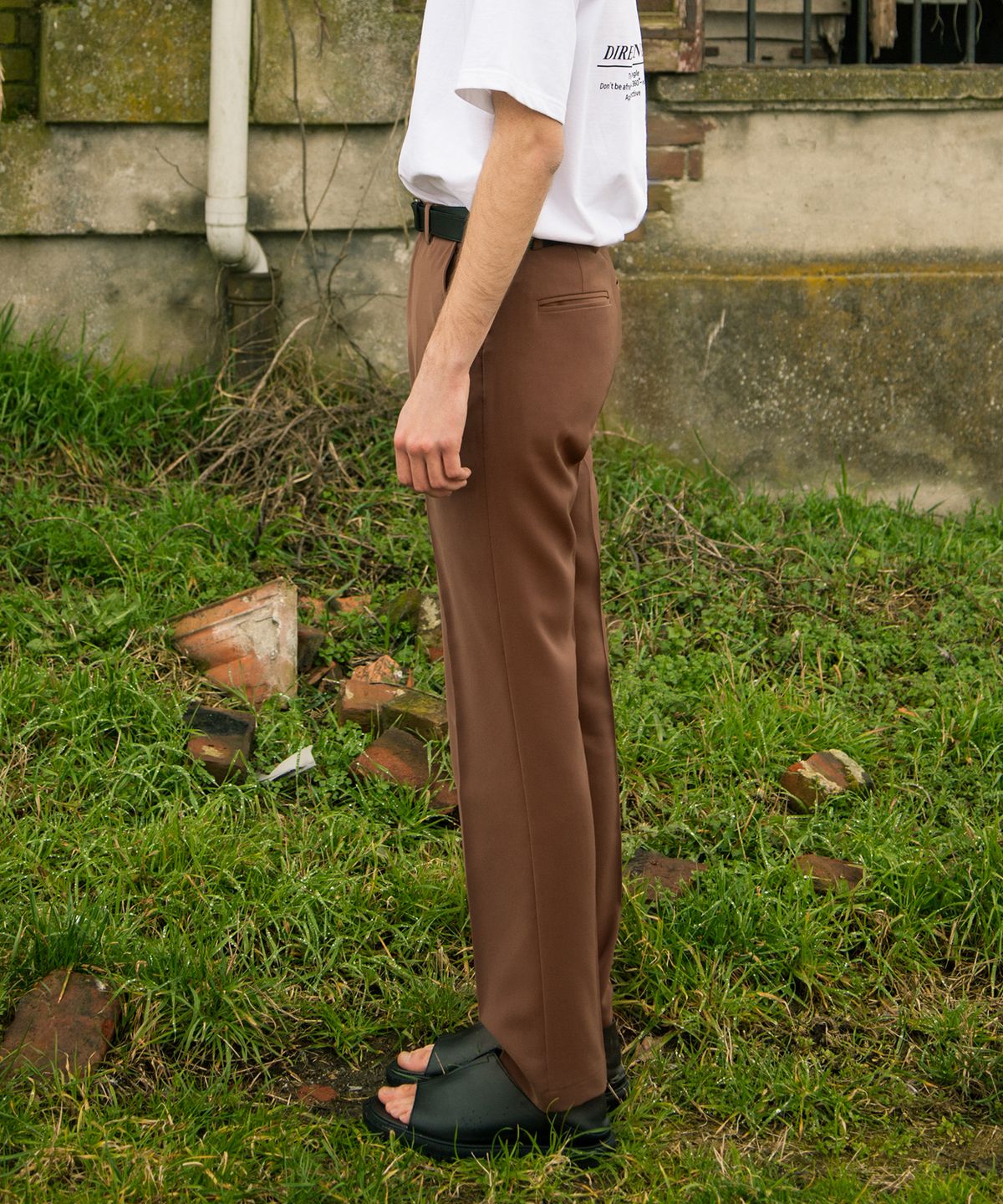 261이유아이(261EUI) LINE SLACKS BROWN