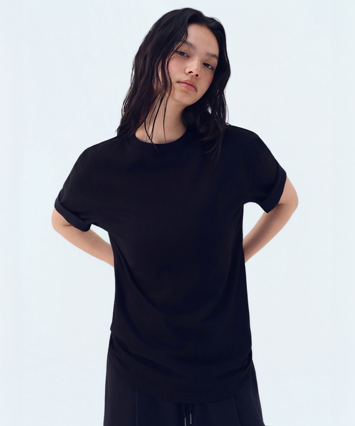 무신사 스탠다드(MUSINSA STANDARD) [쿨탠다드] 릴렉스 핏 크루 넥 티셔츠 [블랙]