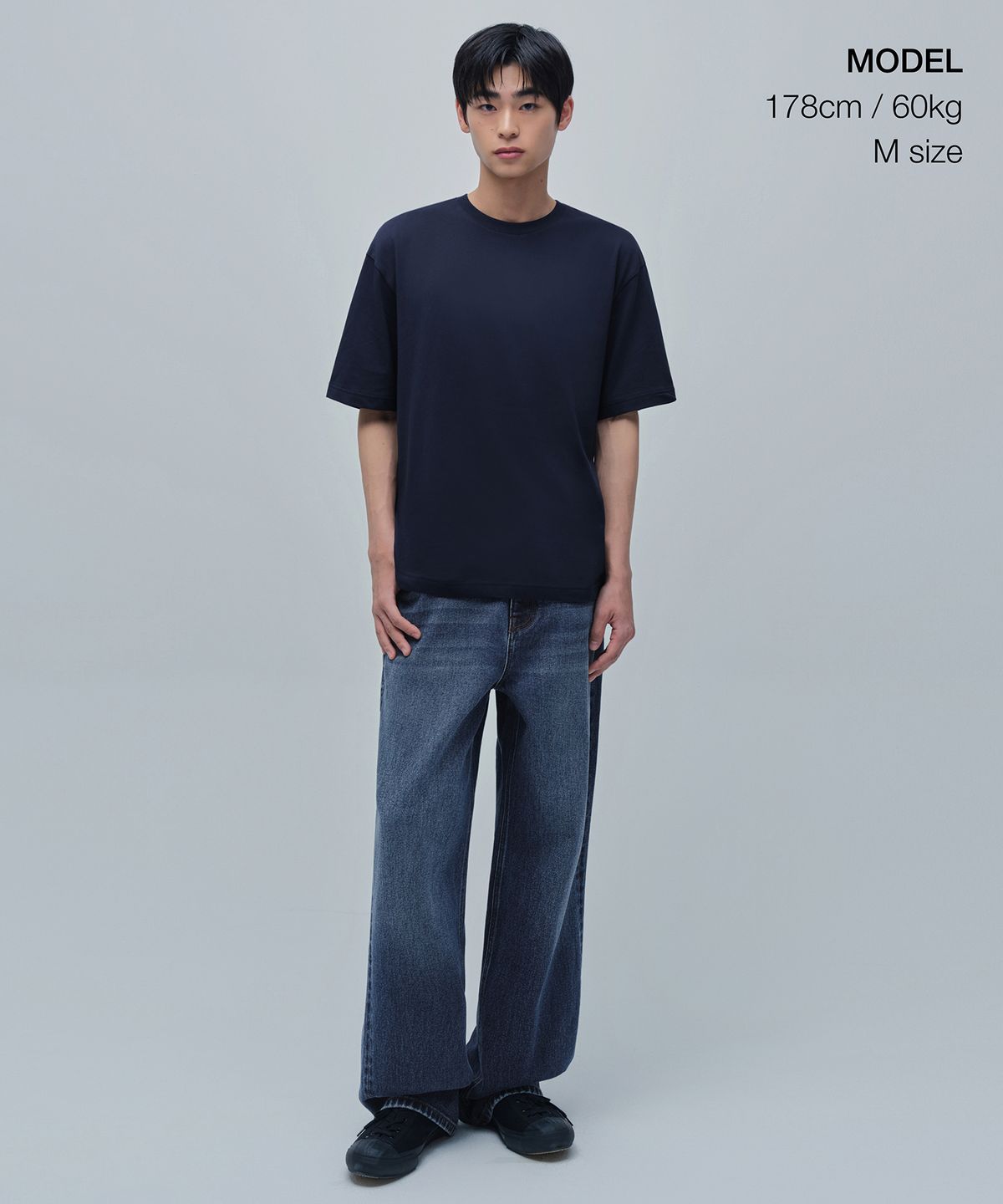 무신사 스탠다드(MUSINSA STANDARD) [쿨탠다드] 릴렉스 핏 크루 넥 티셔츠 [네이비]