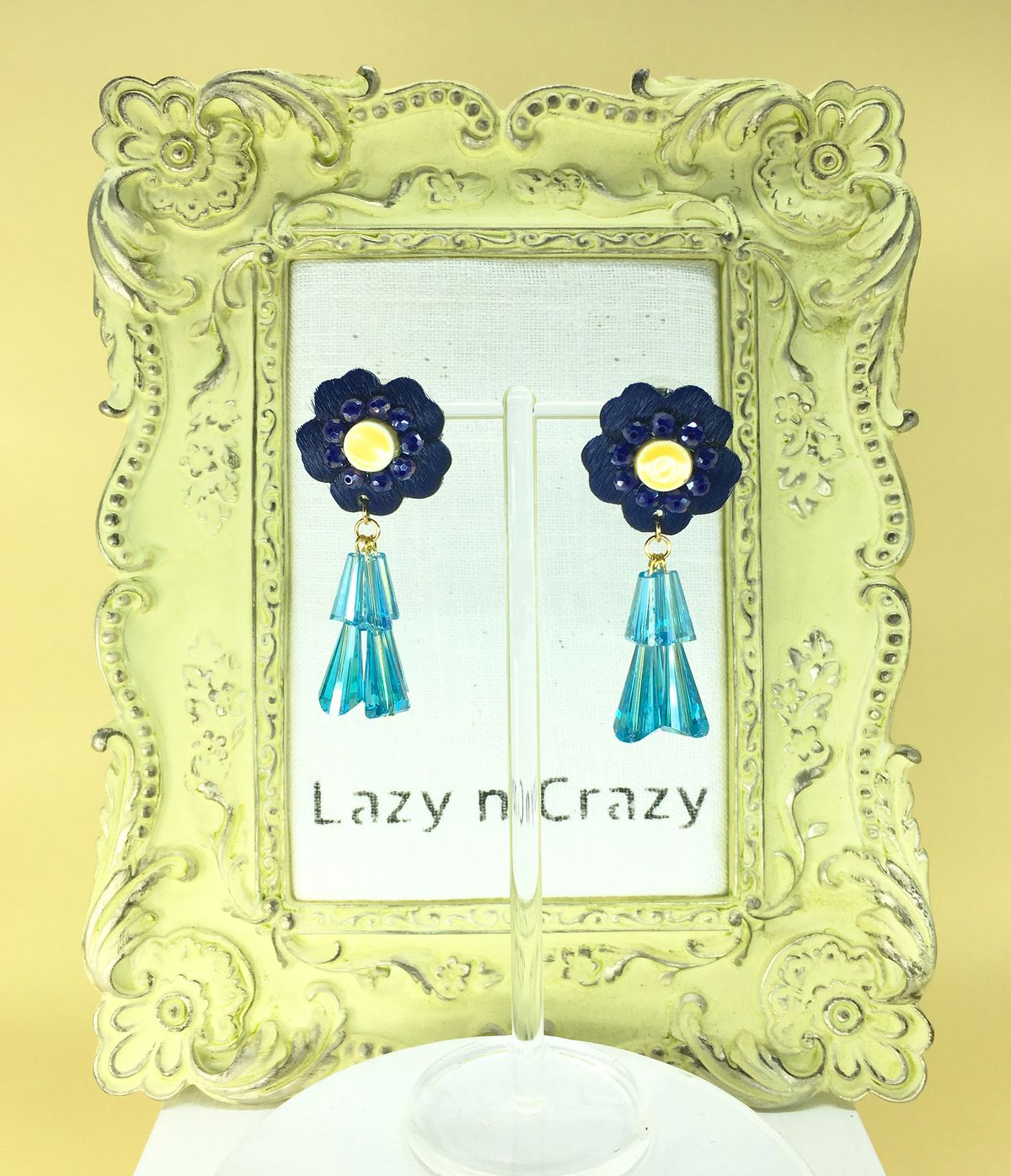 레이지앤크레이지(LAZY N CRAZY) 블루 꽃 송치 크리스탈 귀걸이