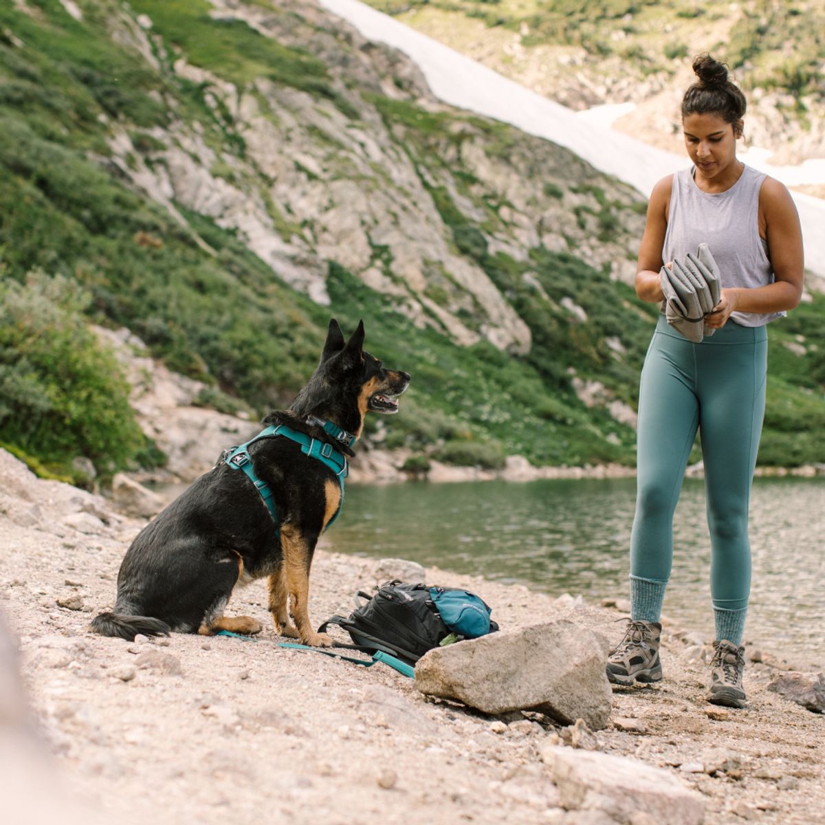 러프웨어(RUFFWEAR) 하이랜드 반려견 패드 휴대용 매트(Highlands™ Pad)