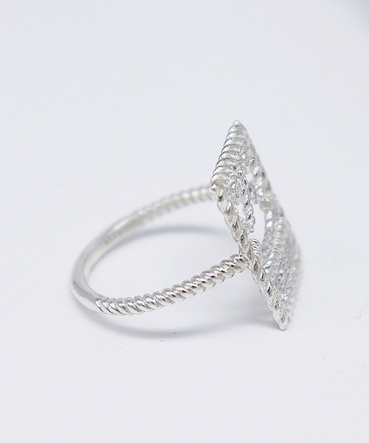 봉보(BONBEAU) BONBEAU Kitsch square smile Ring  하트 스마일 꼬임링 반지