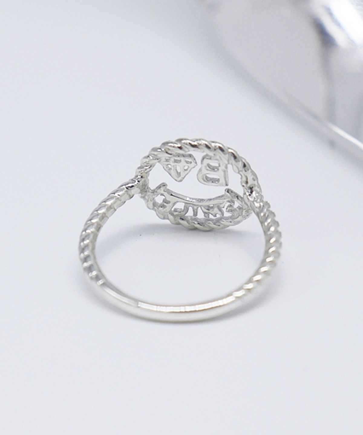 봉보(BONBEAU) BONBEA Kitsch coin smile Ring 코인 스마일 꼬임 반지