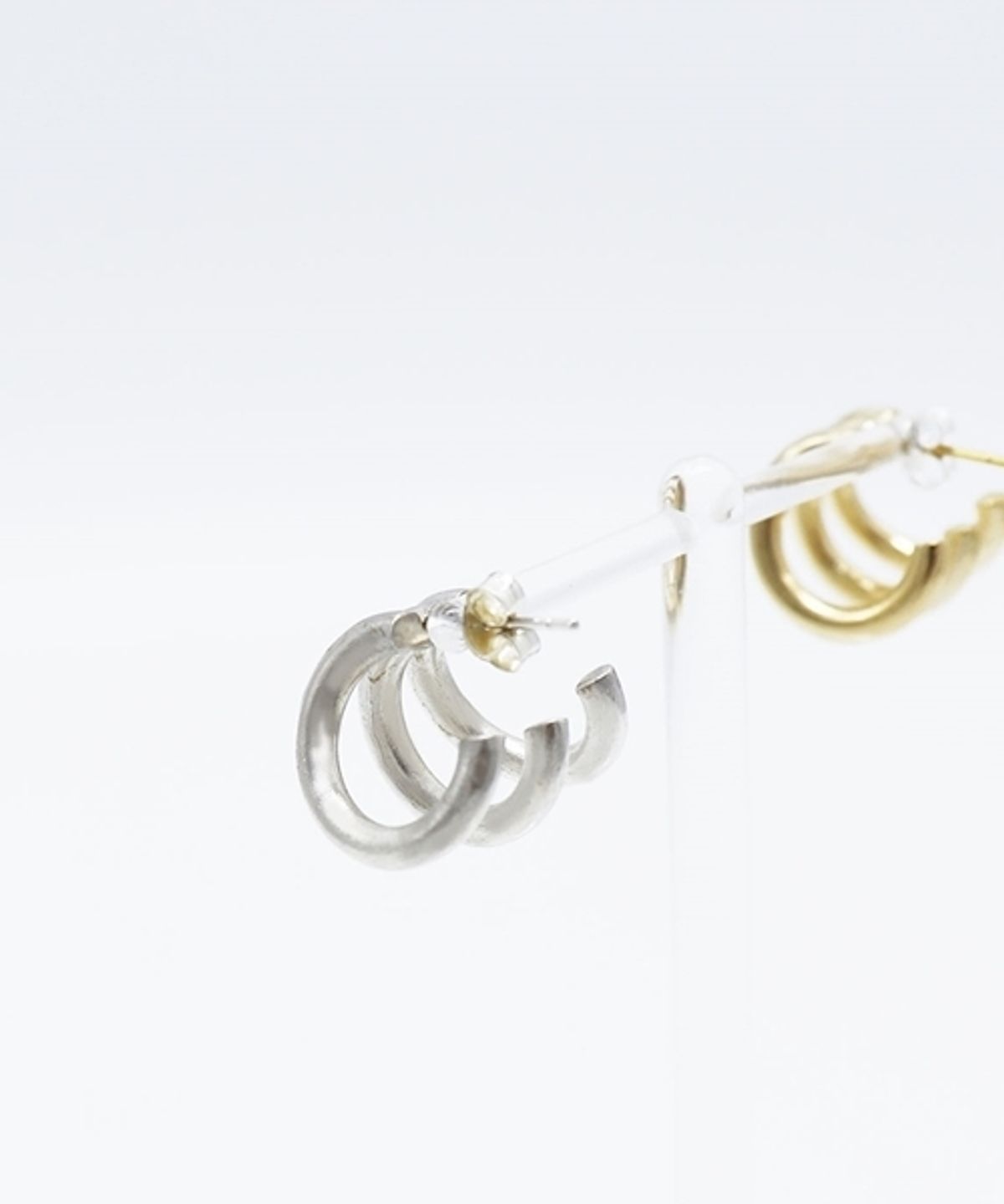 봉보(BONBEAU) Merry hoop simple Earrings 심플 꼬임 귀걸이