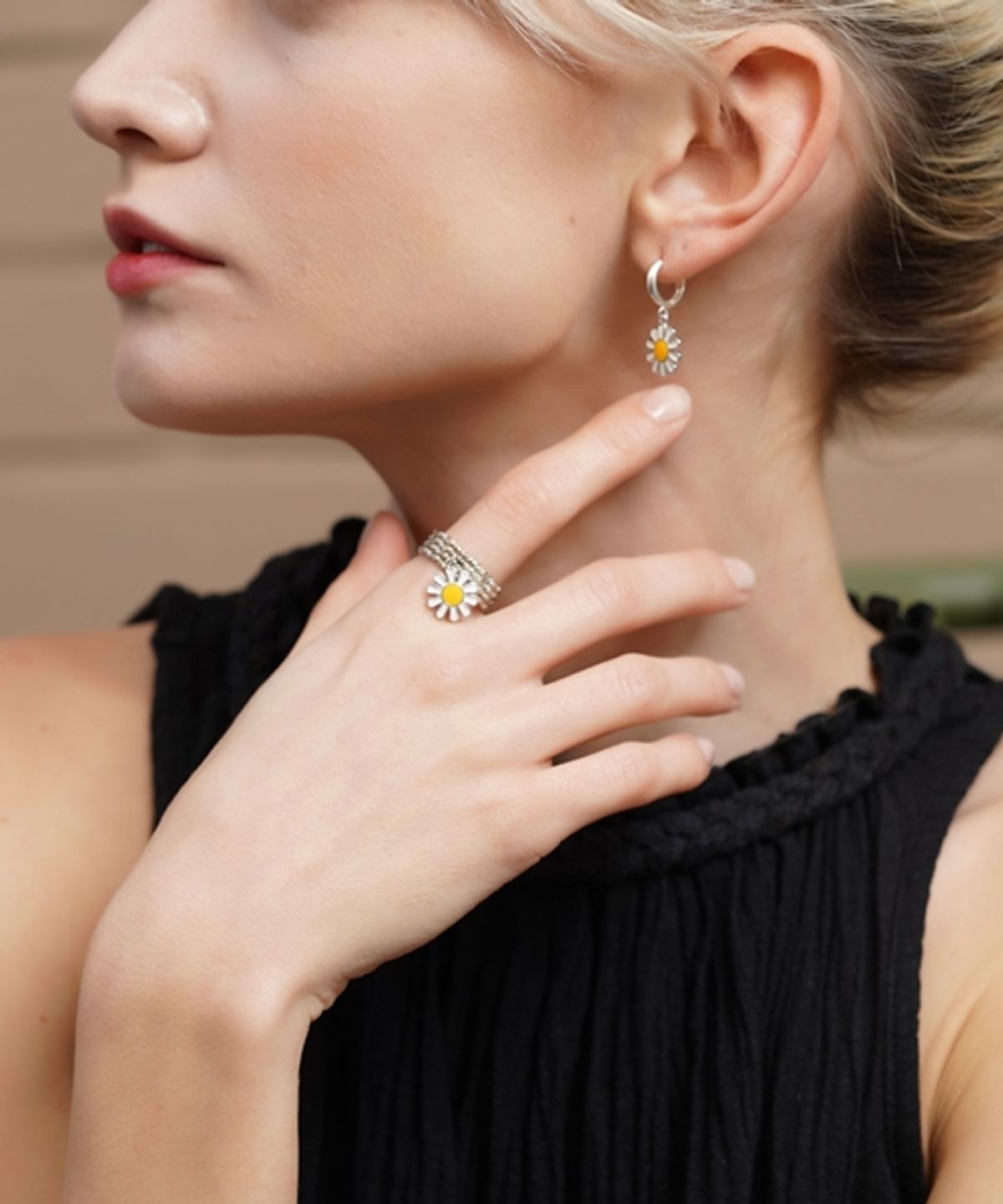 봉보(BONBEAU) Double twist daisy Ring 데이지 볼드링 꼬임 반지