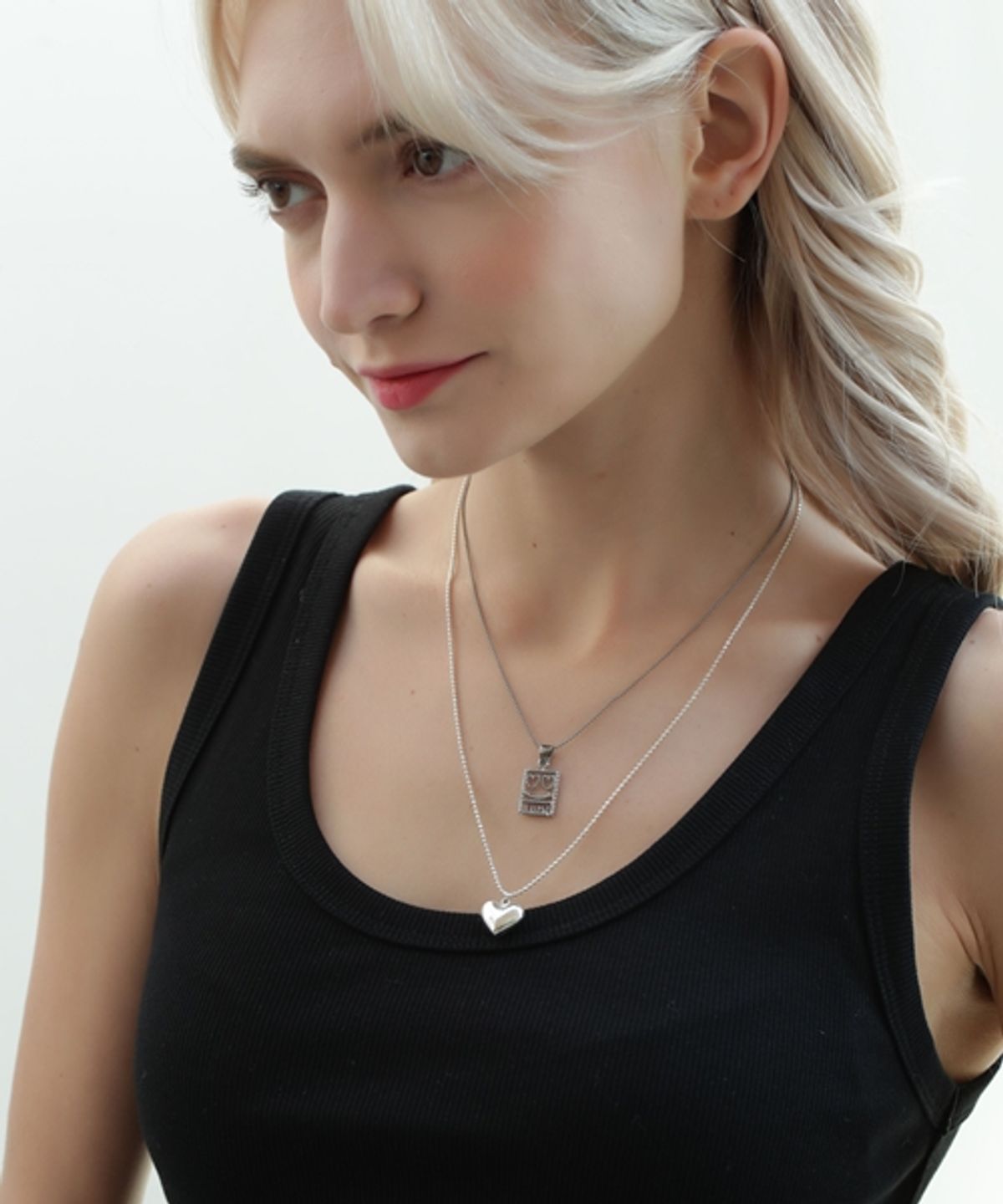 봉보(BONBEAU) Kitsch square smile Necklace 실버 스마일 스퀘어 체인 목걸이