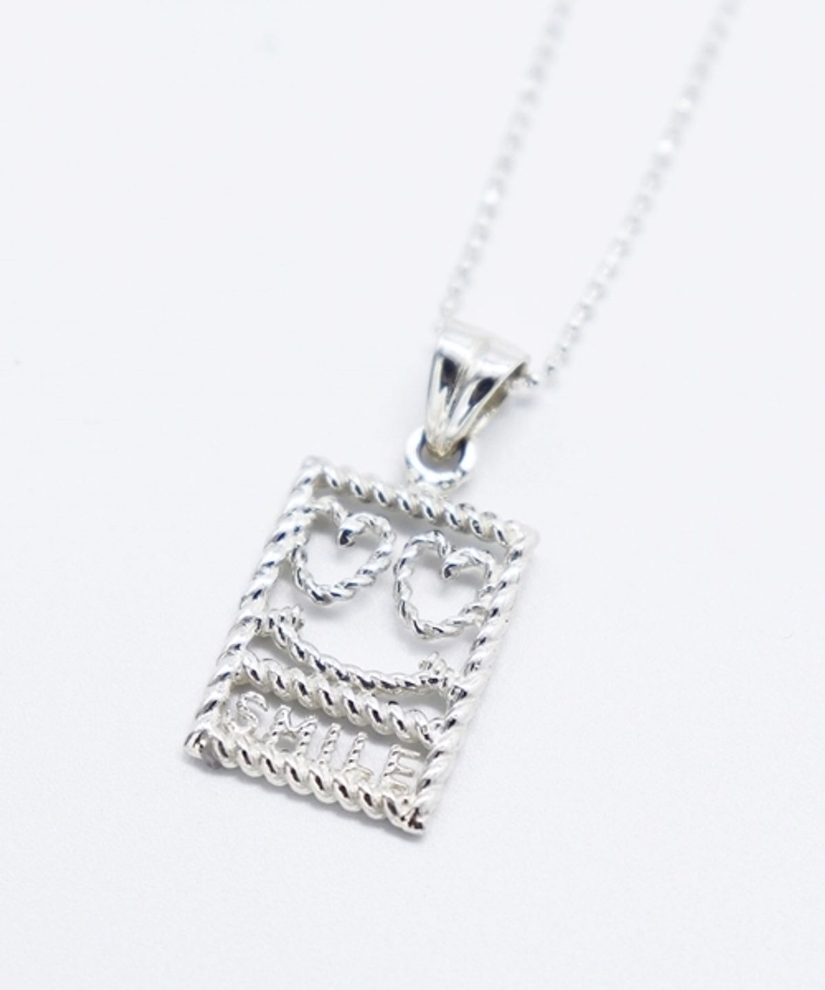 봉보(BONBEAU) Kitsch square smile Necklace 실버 스마일 스퀘어 체인 목걸이