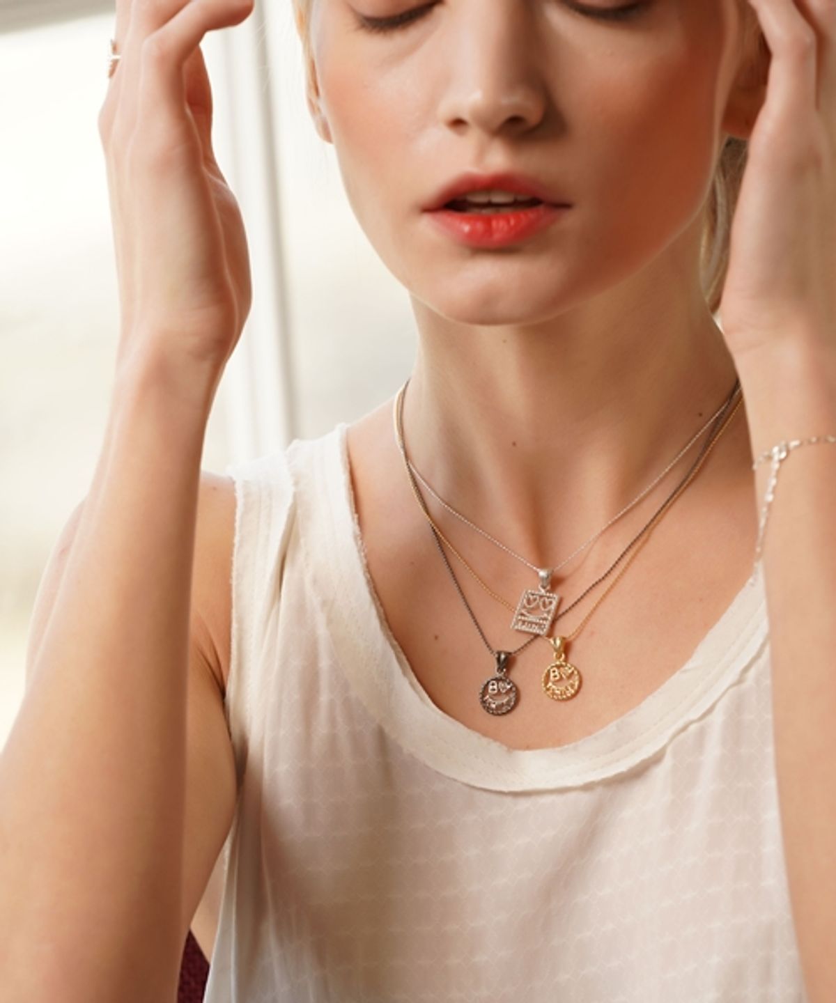 봉보(BONBEAU) Coin smile Necklace 실버 스마일 코인 체인 목걸이