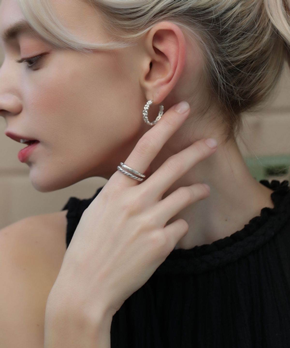 봉보(BONBEAU) Carry initial twist Ring 볼드 꼬임 이니셜 각인 반지