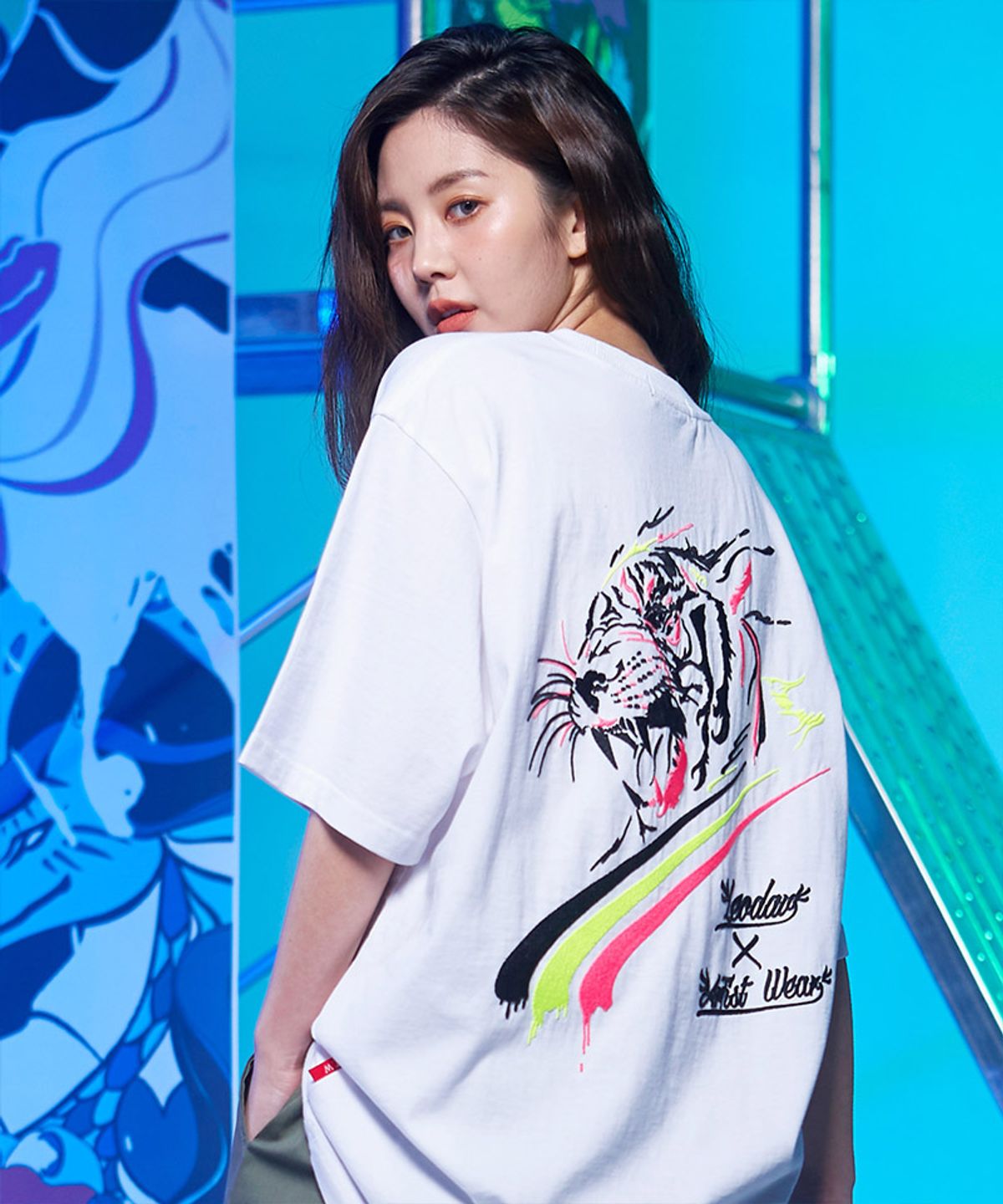 아티스트웨어(ARTISTWEAR) [ATW X 레오다브] 타이거 자수 오버핏 반팔티_WH