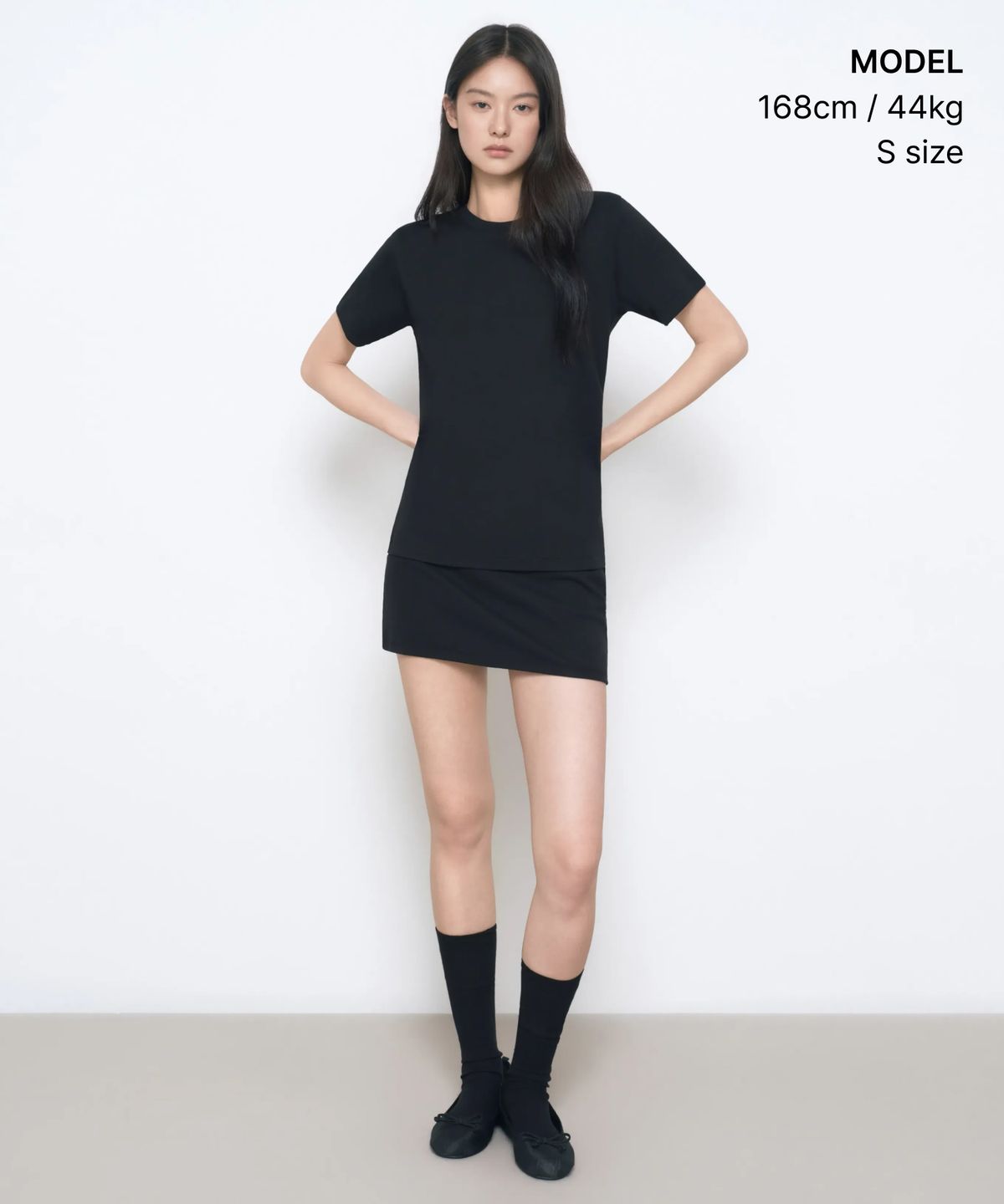 무신사 스탠다드 우먼(MUSINSA STANDARD WOMAN) 우먼즈 베이식 크루 넥 티셔츠 [블랙]
