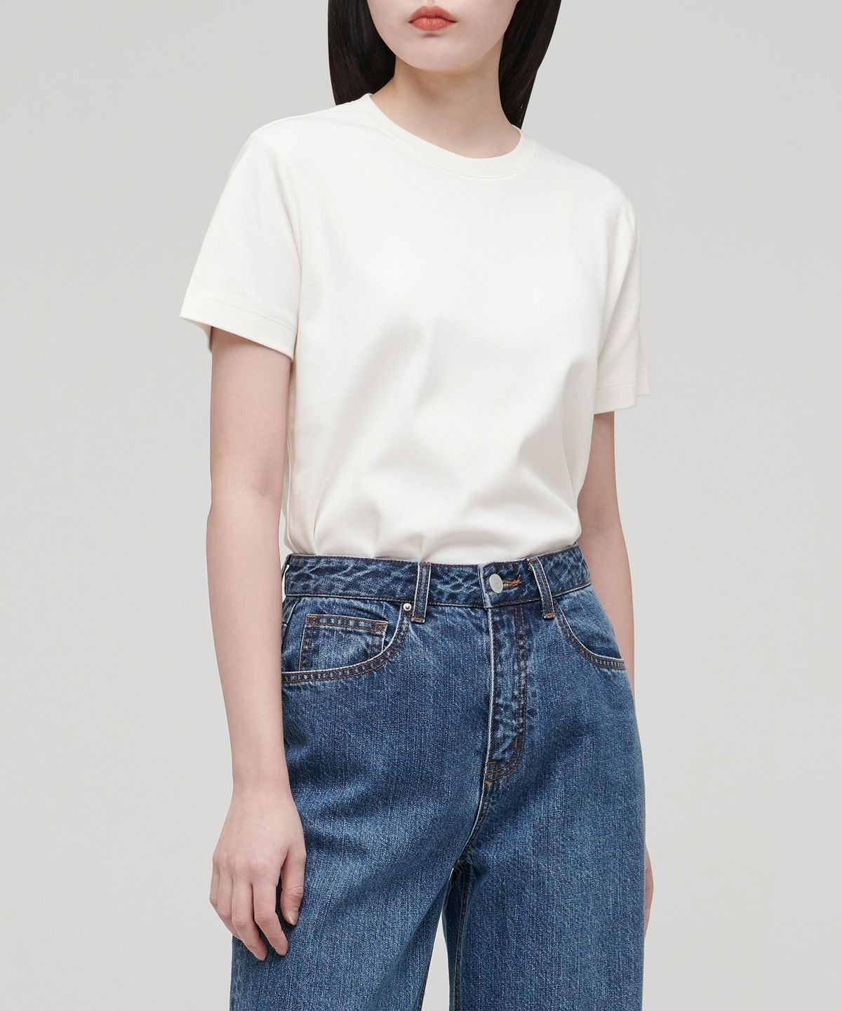 무신사 스탠다드 우먼(MUSINSA STANDARD WOMAN) 우먼즈 베이식 크루 넥 티셔츠 [크림]