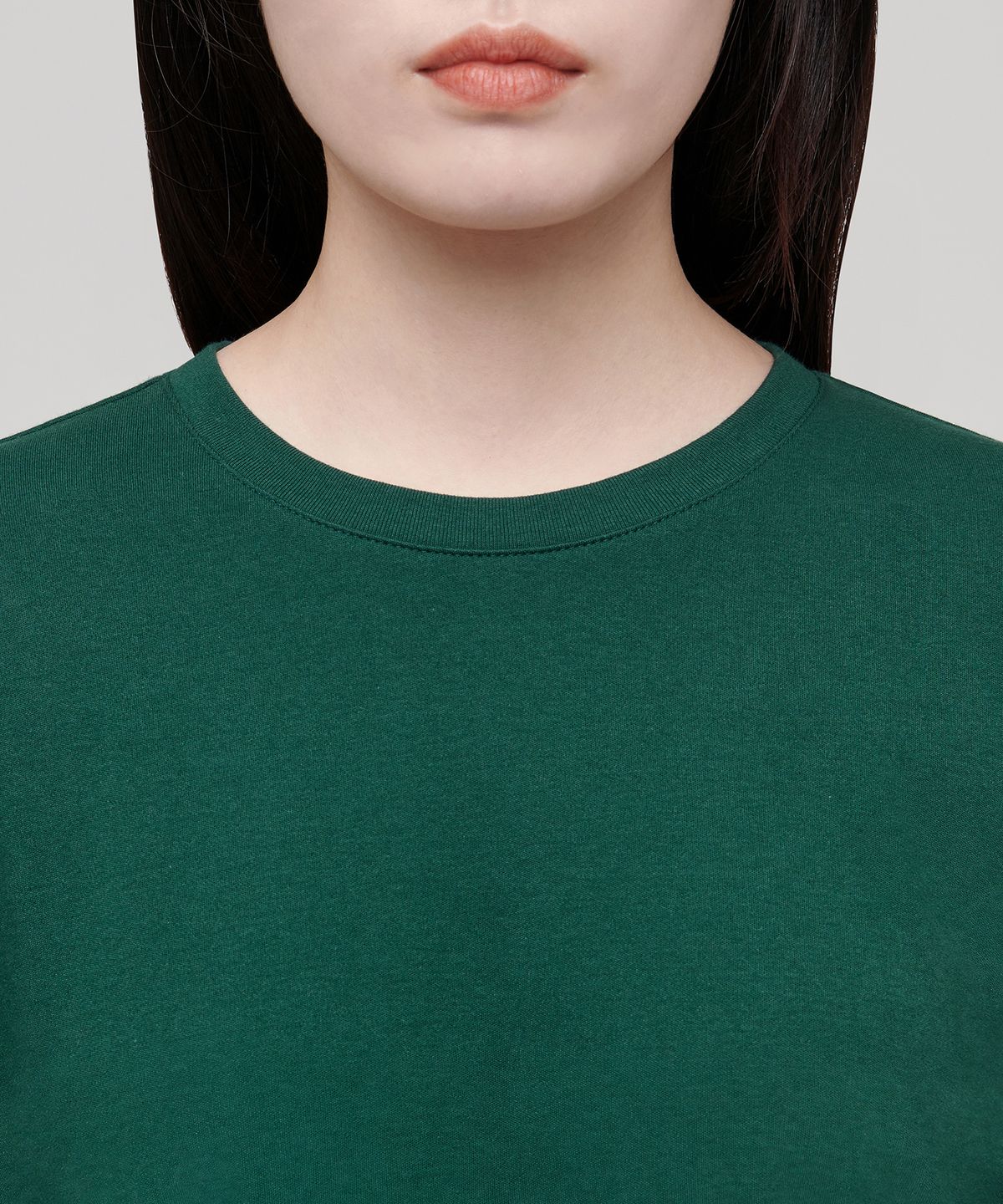 무신사 스탠다드 우먼(MUSINSA STANDARD WOMAN) 우먼즈 베이식 크루 넥 티셔츠 [그린]