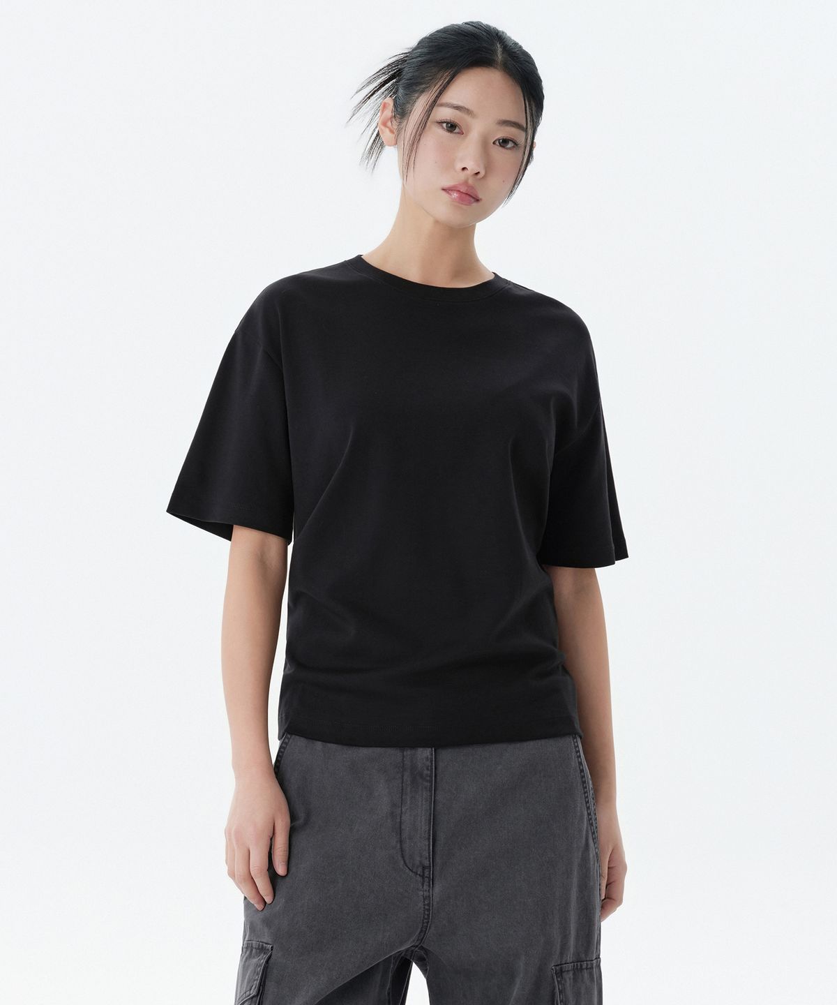 무신사 스탠다드 우먼(MUSINSA STANDARD WOMAN) 우먼즈 릴렉스 핏 크루 넥 티셔츠 [블랙]