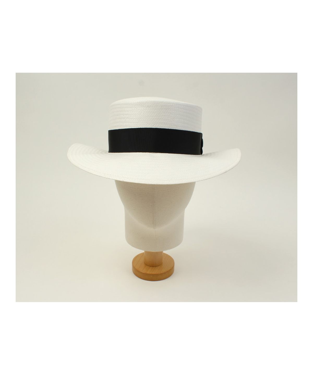 유니버셜 케미스트리(UNIVERSAL CHEMISTRY) White Flat Long Panama Hat BK 파나마햇