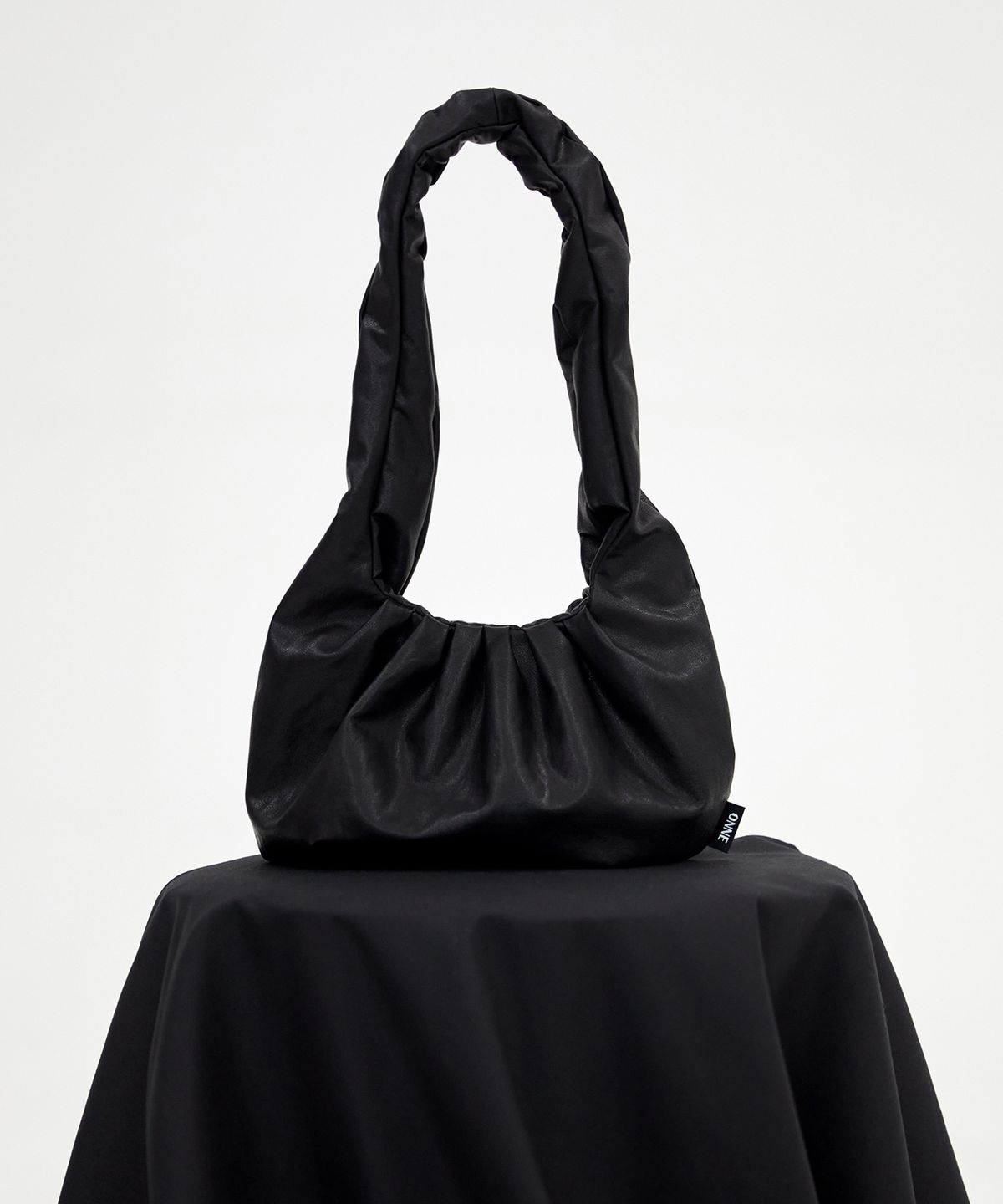 온느(ONNE) Bijou Mini Bag Black