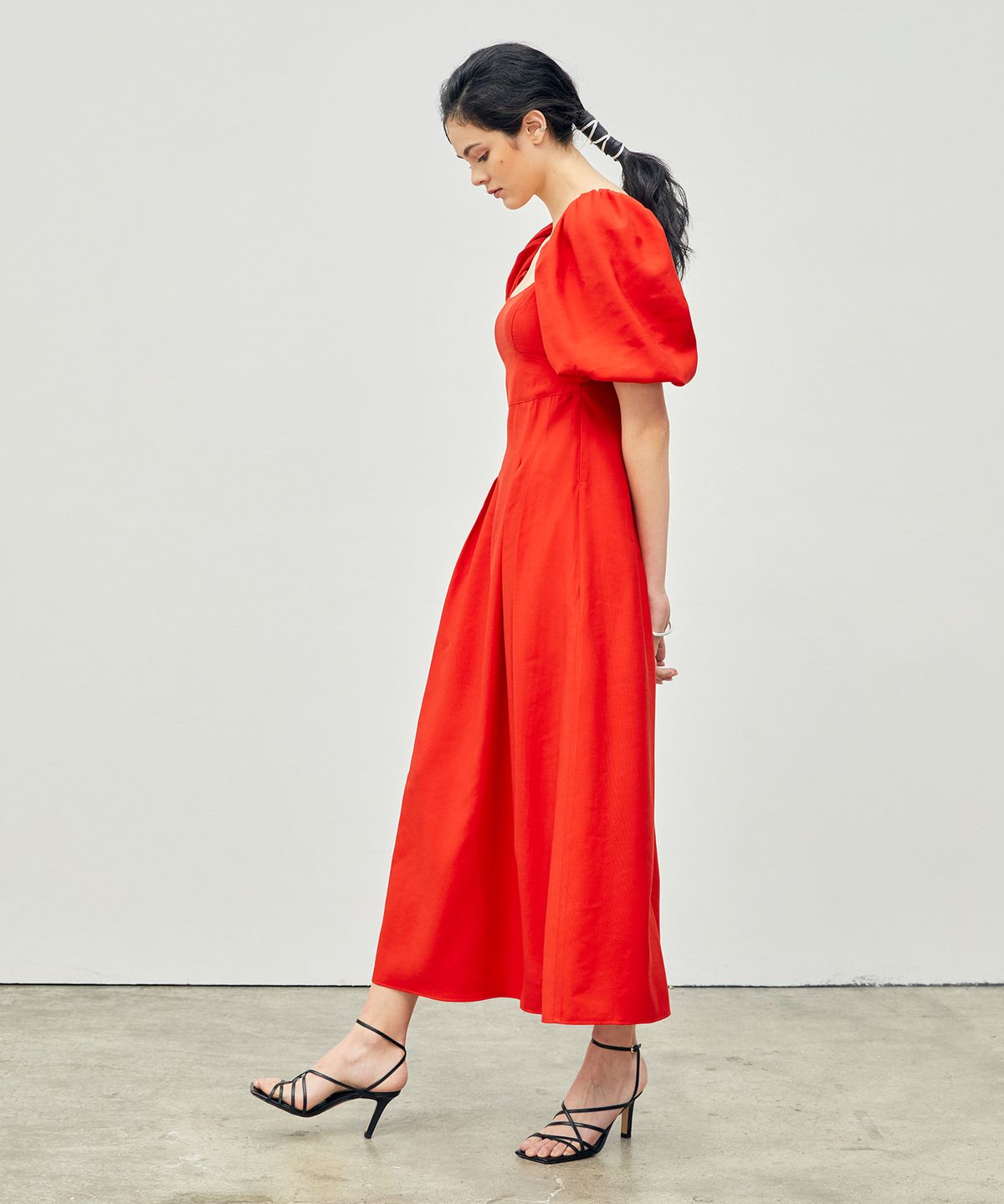 온느(ONNE) Stitched Puff Sleeve Maxi Dress Red