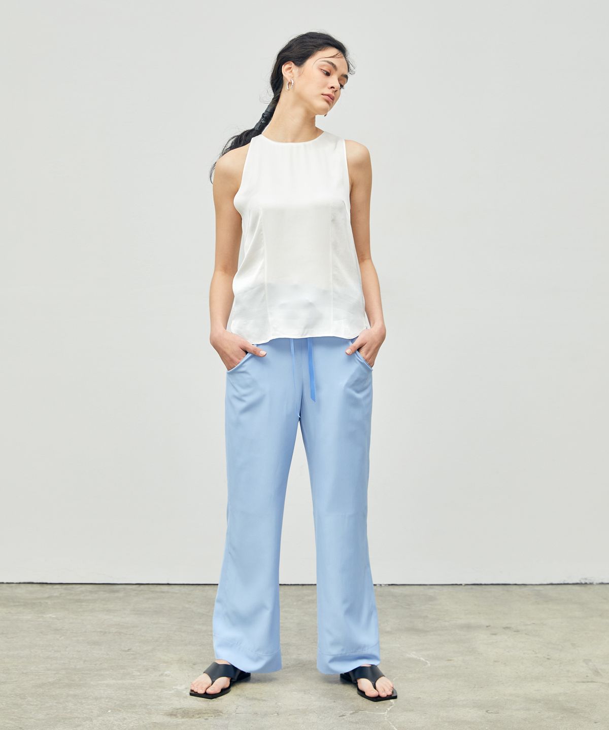 온느(ONNE) Banded Waist Ribbon Pants Light Blue